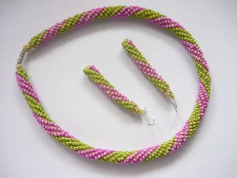 zöld rózsaszín nyaklánc és fülbevaló (3-as kód)