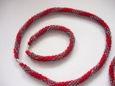 piros-ezüst nyaklánc karkötővel (kód: 3-as)